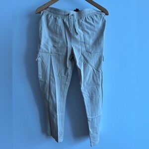 Patagonia Women's Cargo Pants in Light Gray